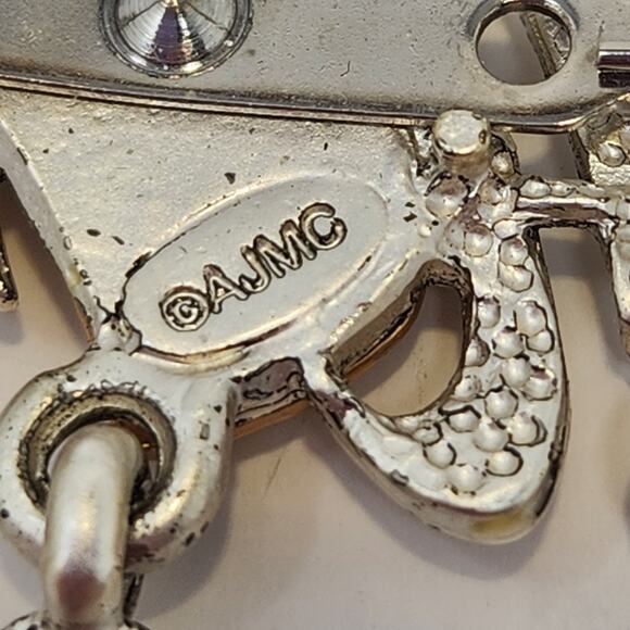 AJMC Mom Two Tone Brooch Pin Dangle Crystal Heart Spellout Fashion Jewelry Gift - Picture 5 of 6